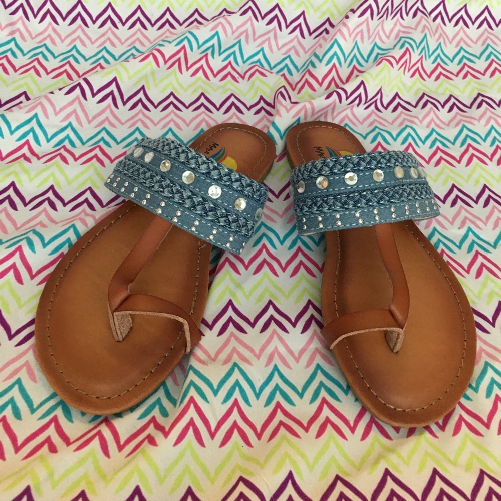 •Sandals for any occasion•